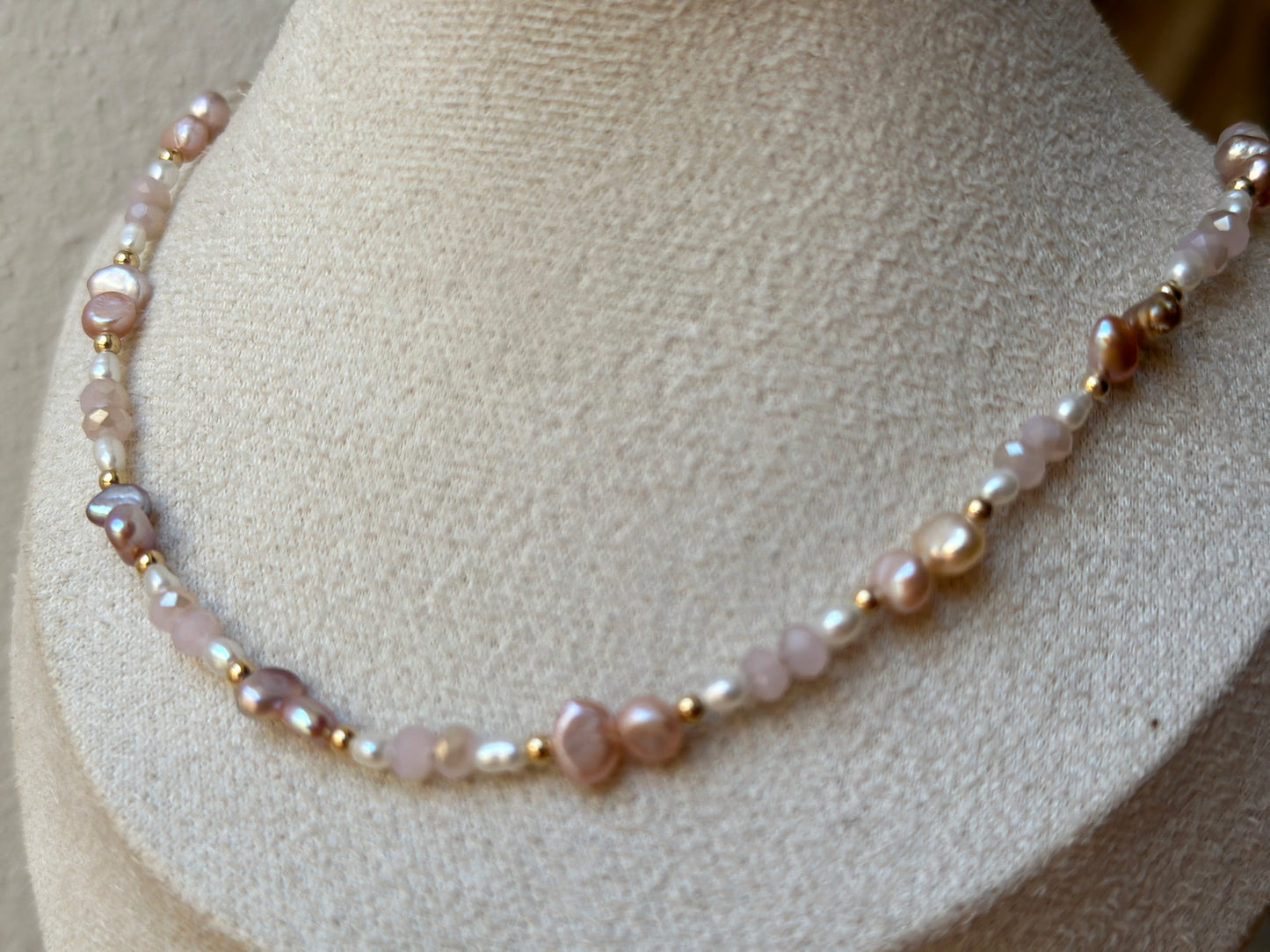 Inas pearl necklace