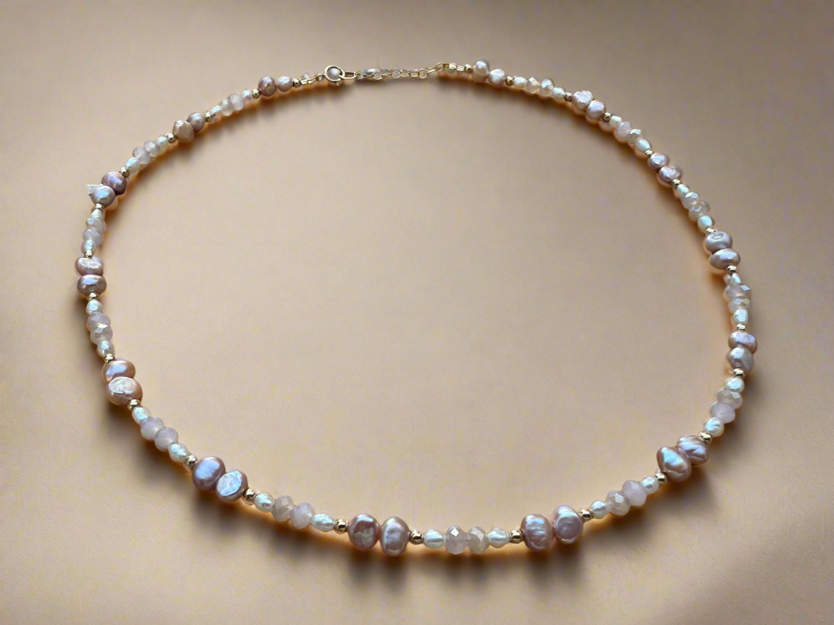 Inas pearl necklace