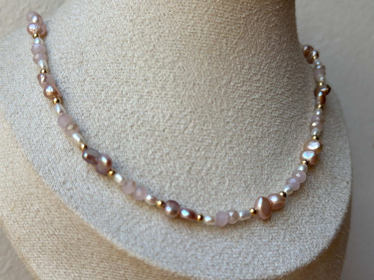 Inas pearl necklace