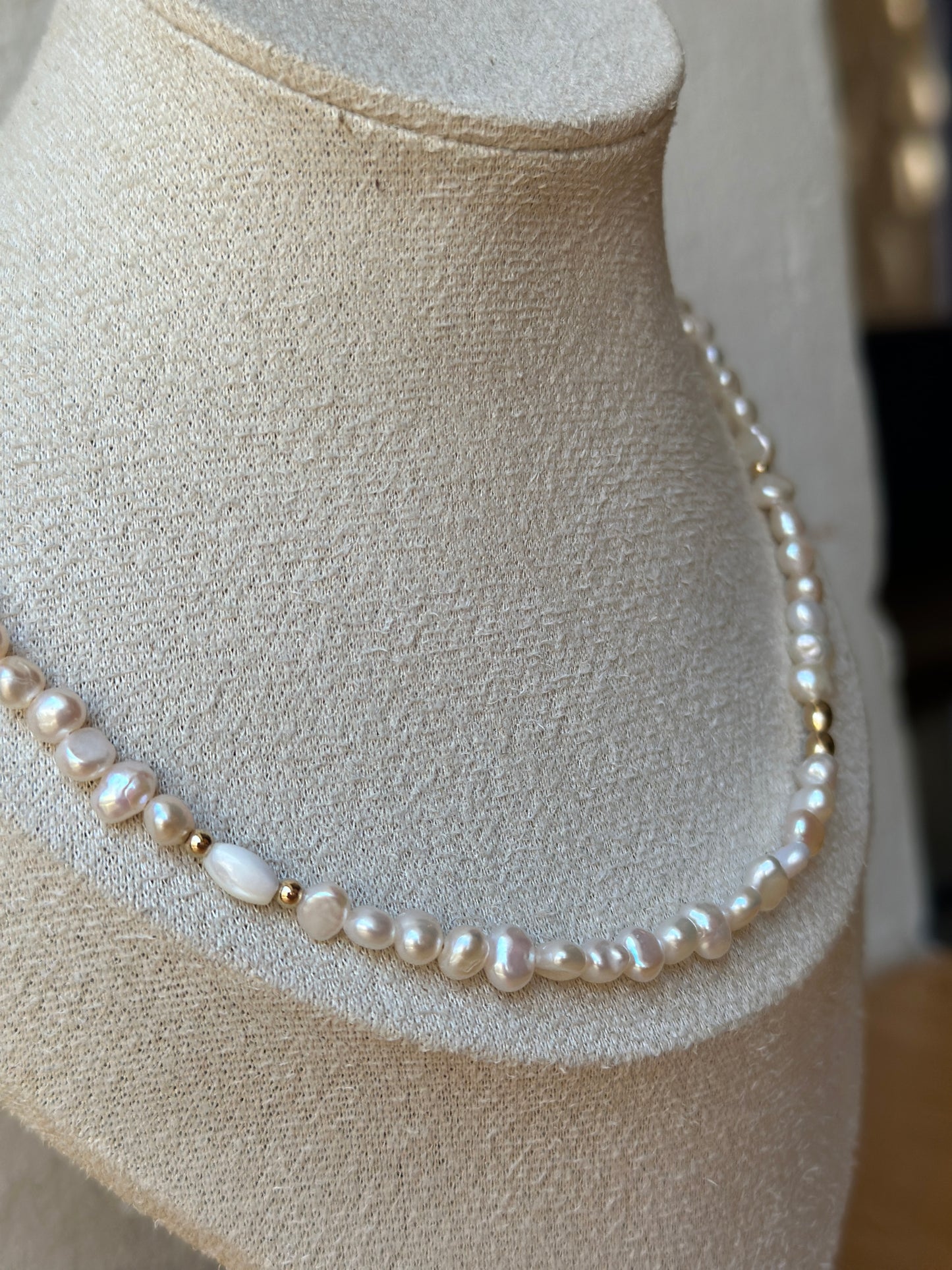 Sanaa pearl necklace