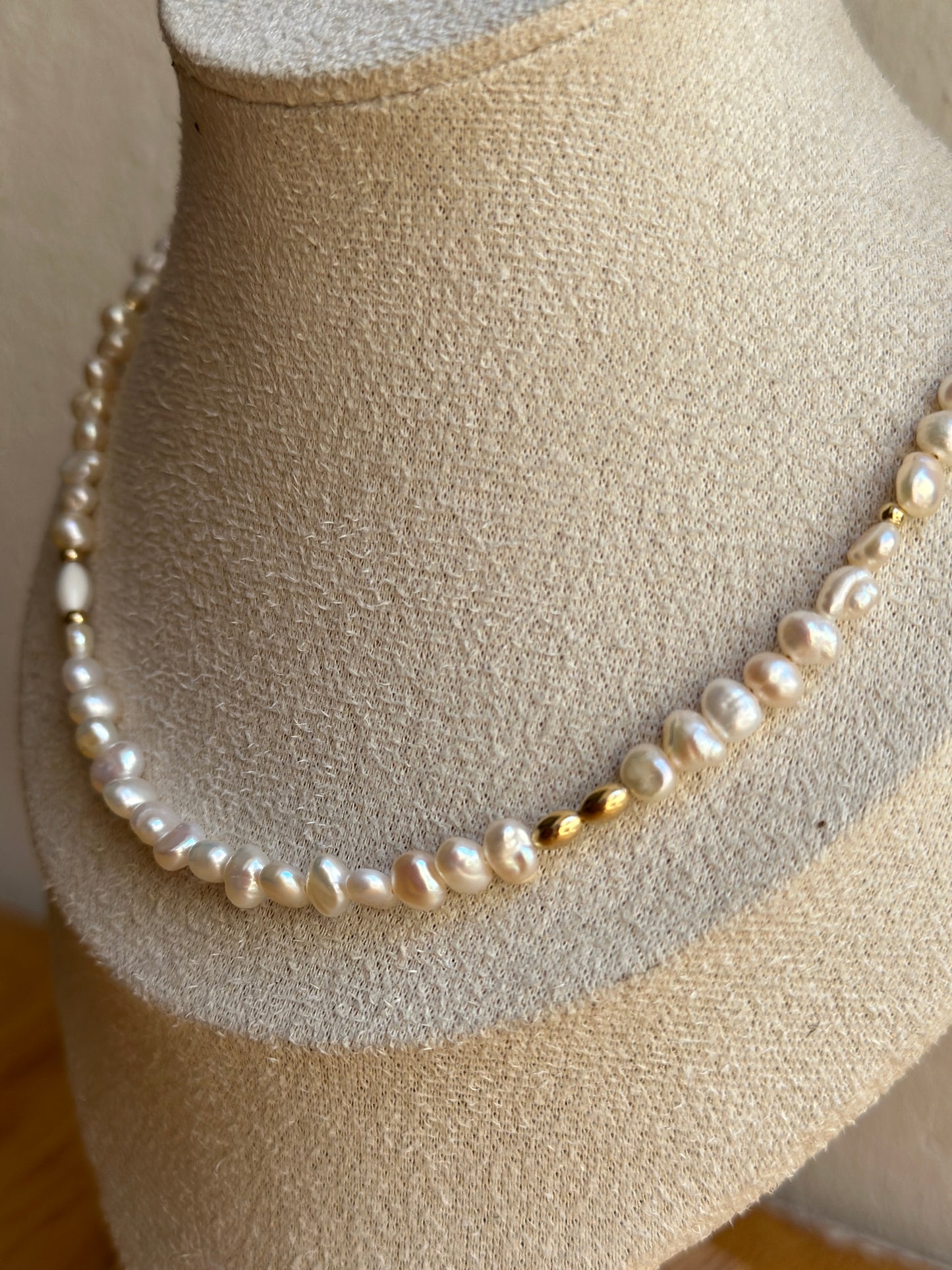 Sanaa pearl necklace