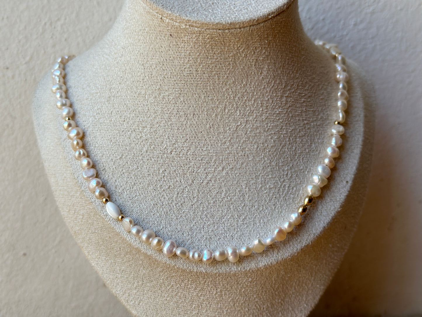 Sanaa pearl necklace