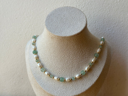 Vivian pearl necklace