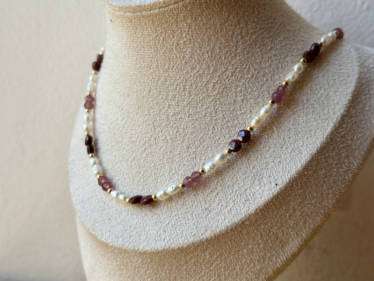 Rasha pearl necklace